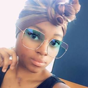 Meet your Posher, Marissa